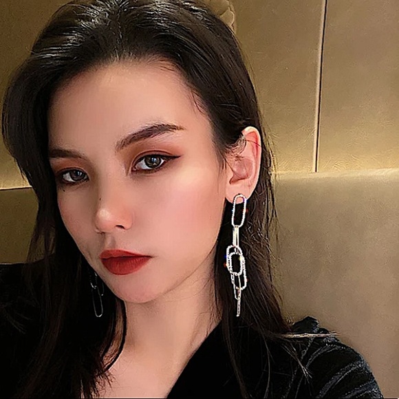 GOLD PLATED RHINESTONE CHAIN LINK EARRINGS - Picture 4 of 6